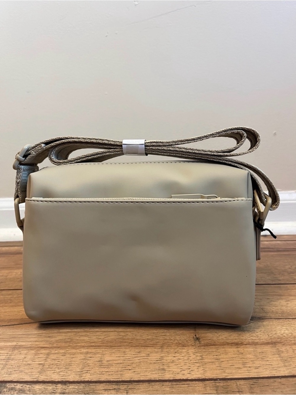 Hunter Taupe Crossbody Bag with Red Logo Patch - Picture 4 of 7